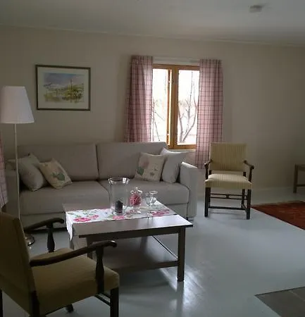 Village Lomahuoneisto Country house Kierinki