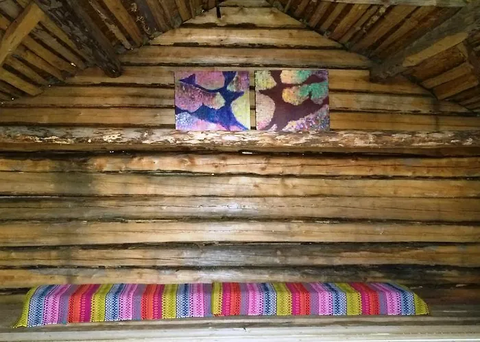 컨트리하우스 Village Lomahuoneisto Kierinki