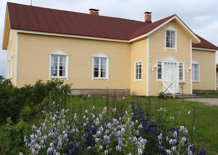 컨트리하우스 Village Lomahuoneisto Kierinki